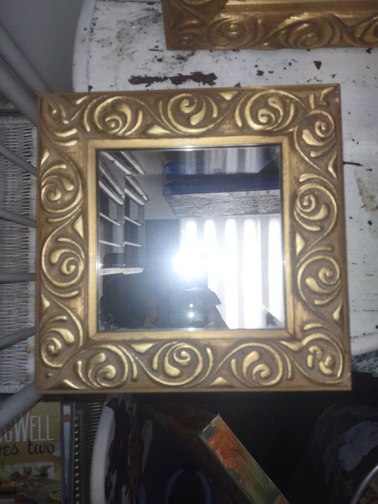 Square mirror 