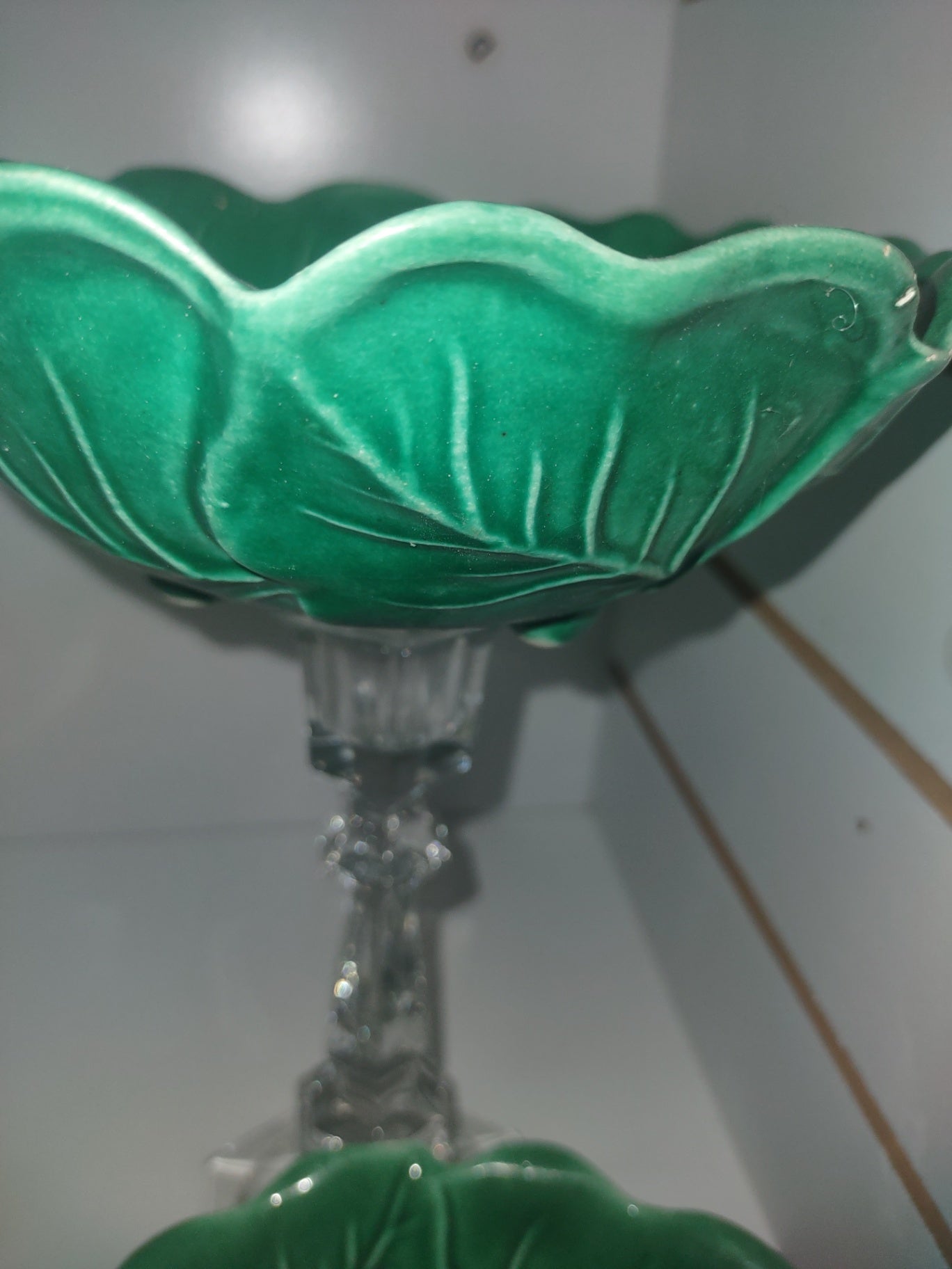 Bowl green pedistal