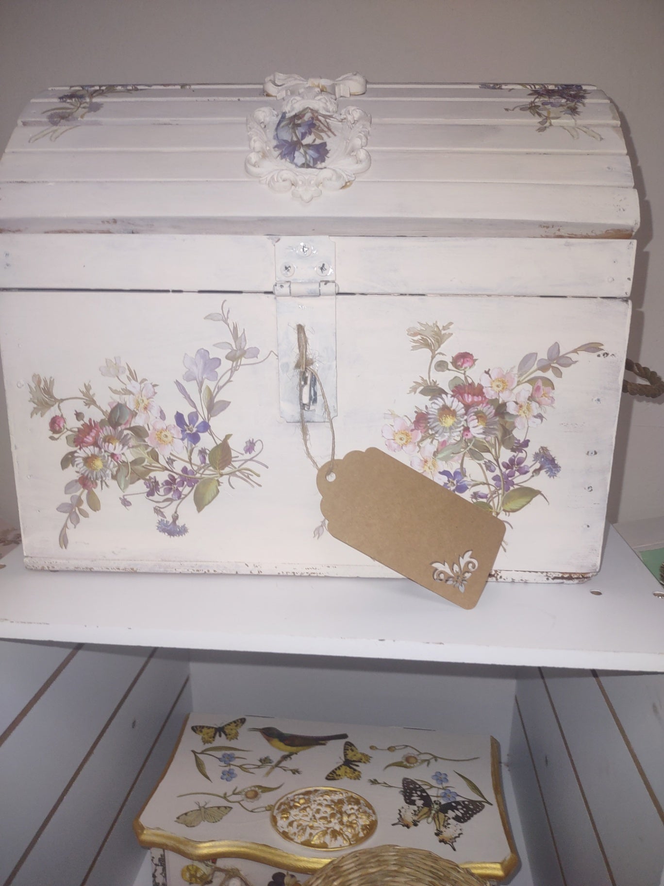 Jewelry chest