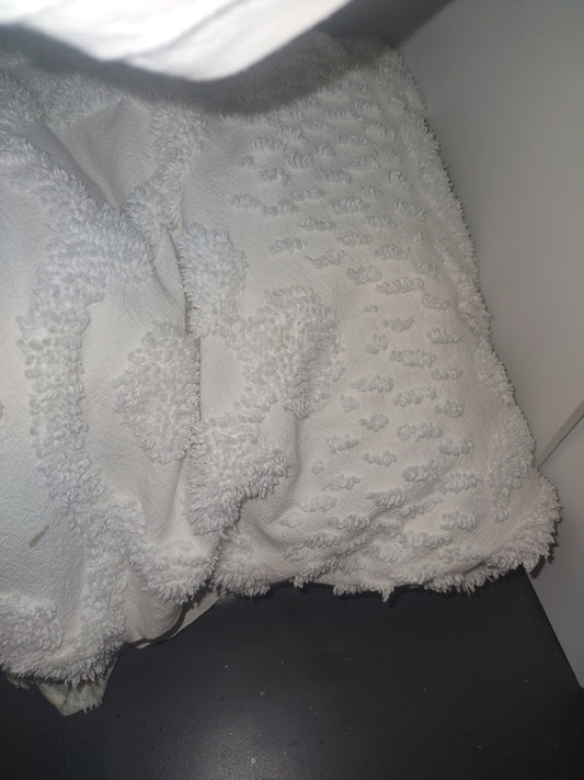  Chanell  bedspread hole
