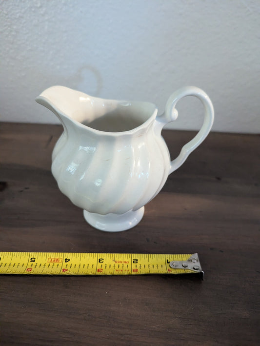 Vtg. Johnson's Bros Regency White Swirl Crameamer