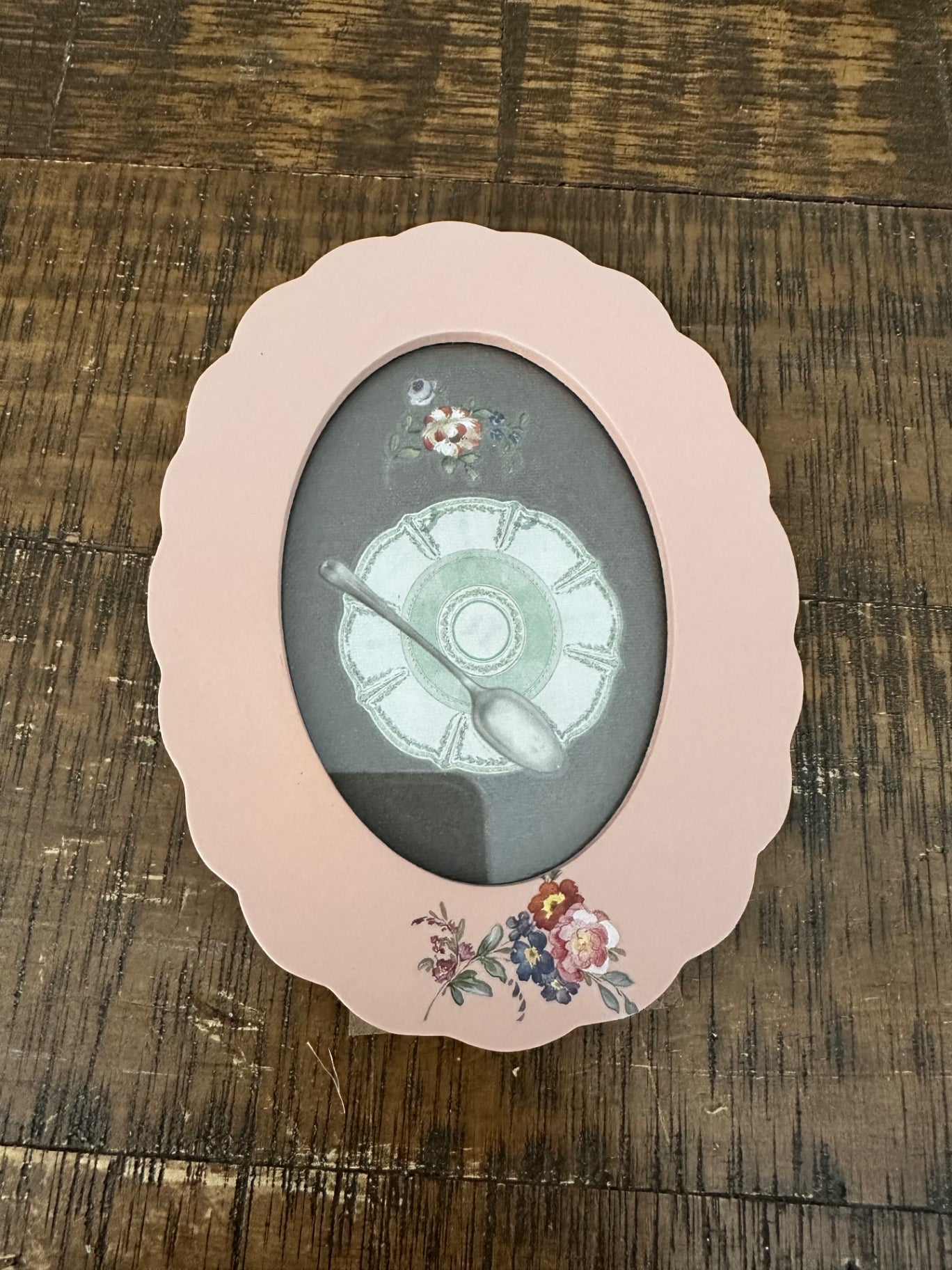 Small pink frame with plate and spoon