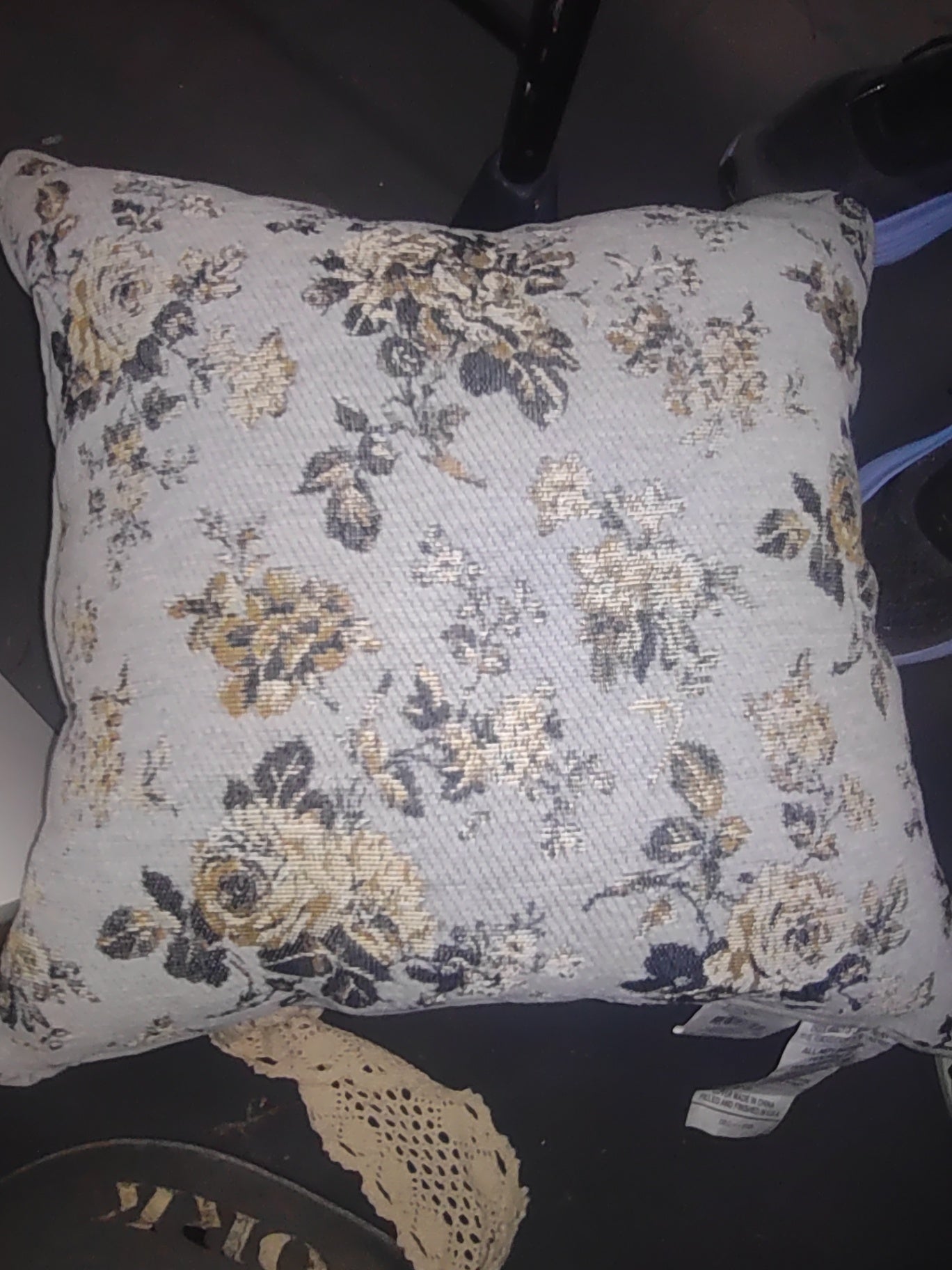 Pillow elegant 