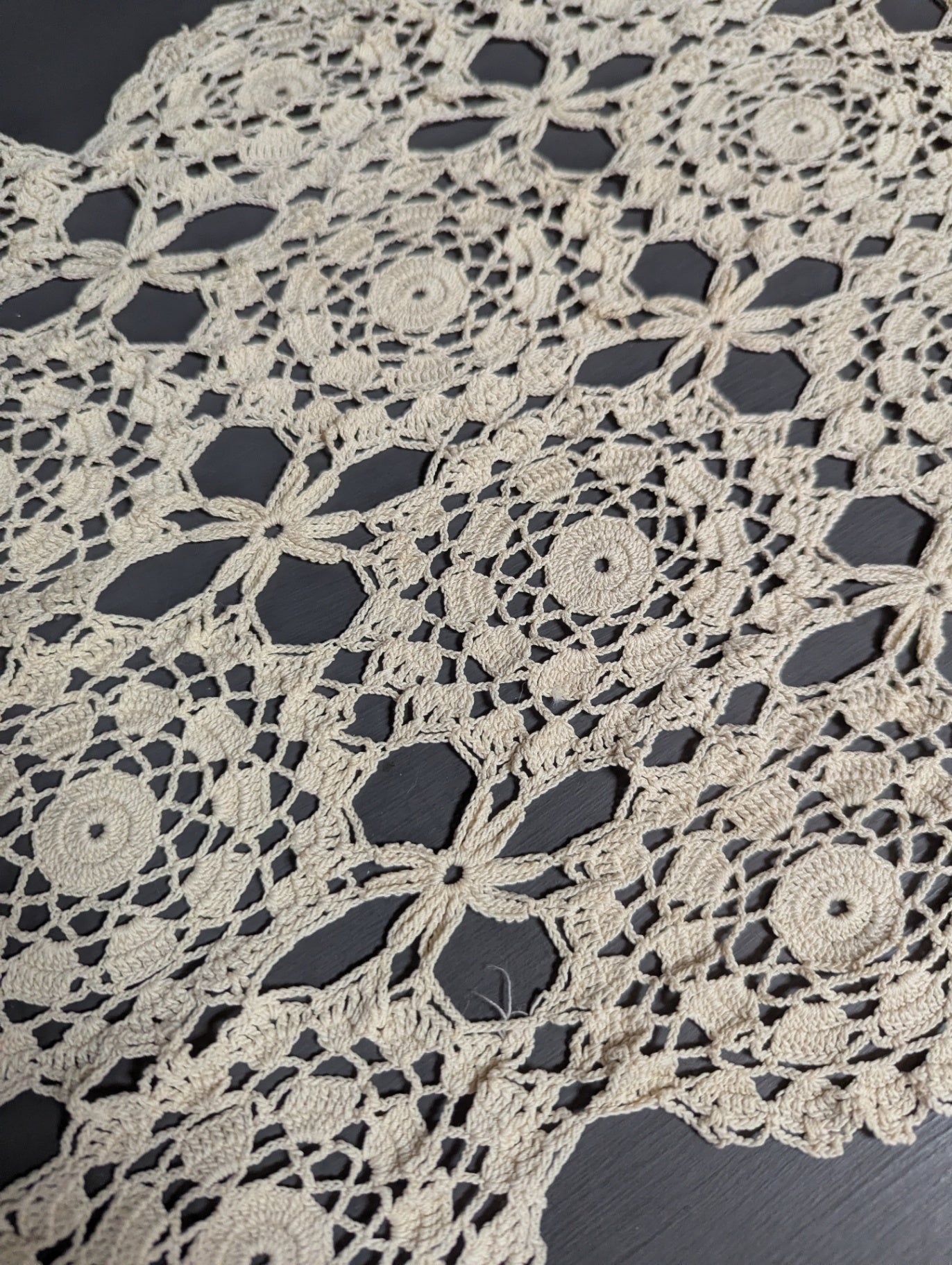 Vtg. Cotton Lace Table Runner 