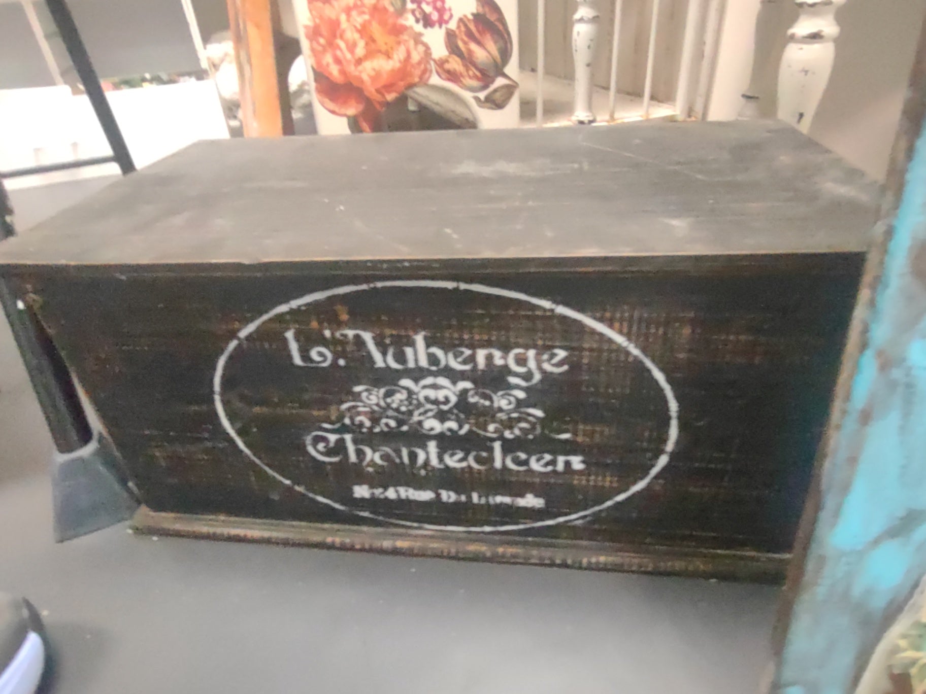 Box french brown