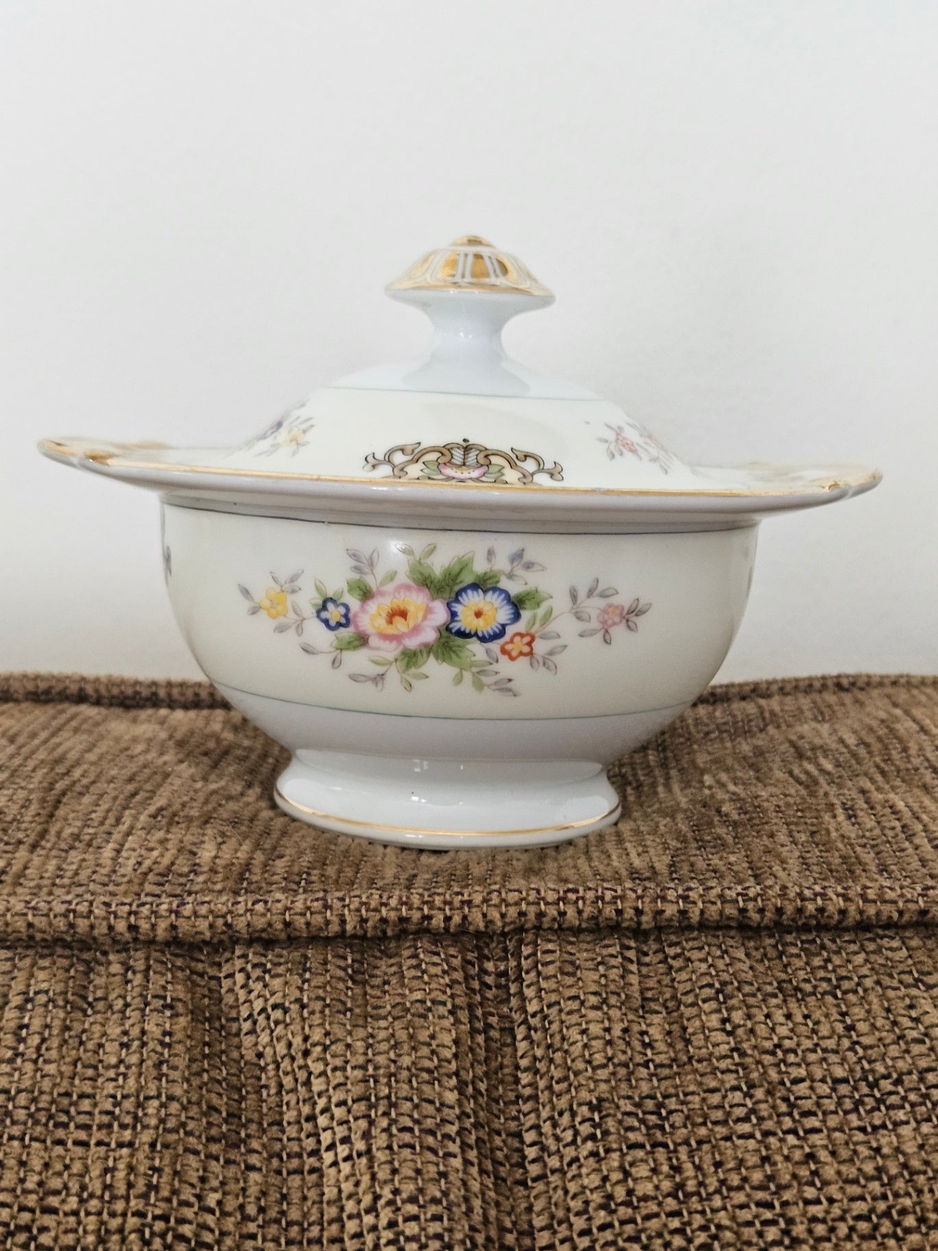 Vint Japanese lidded sugar bowl