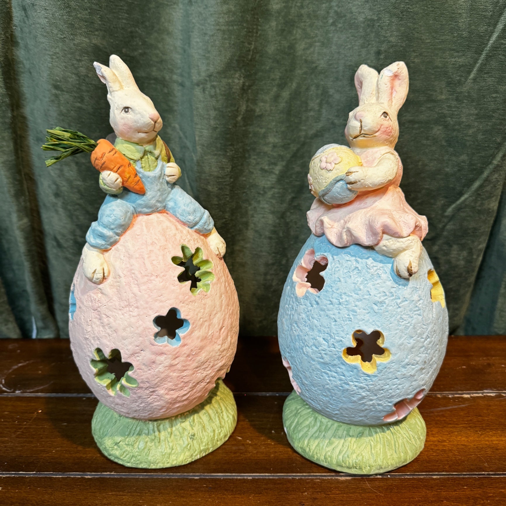 Decorative Figurines