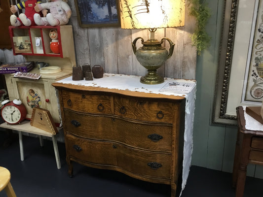 Antique, oak 4 drawer dresser