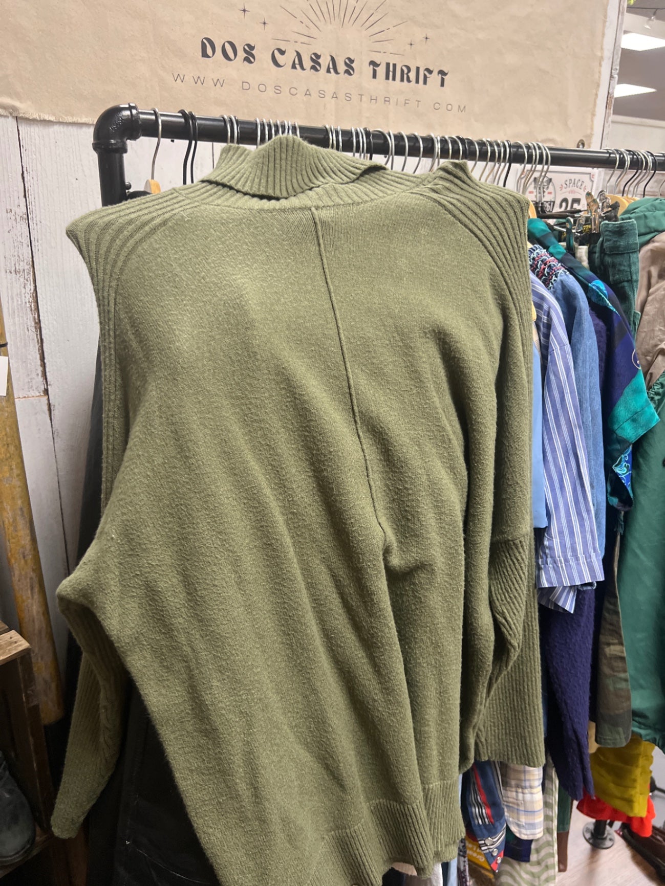 Green extra large turtle neck 