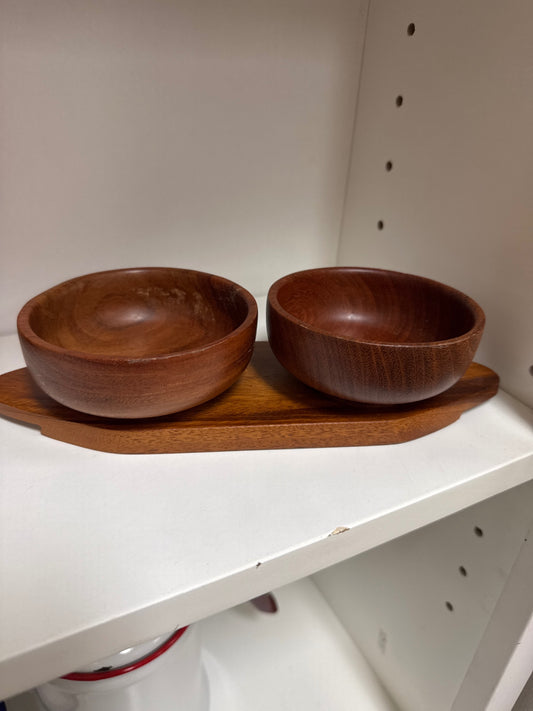Condiment bowls