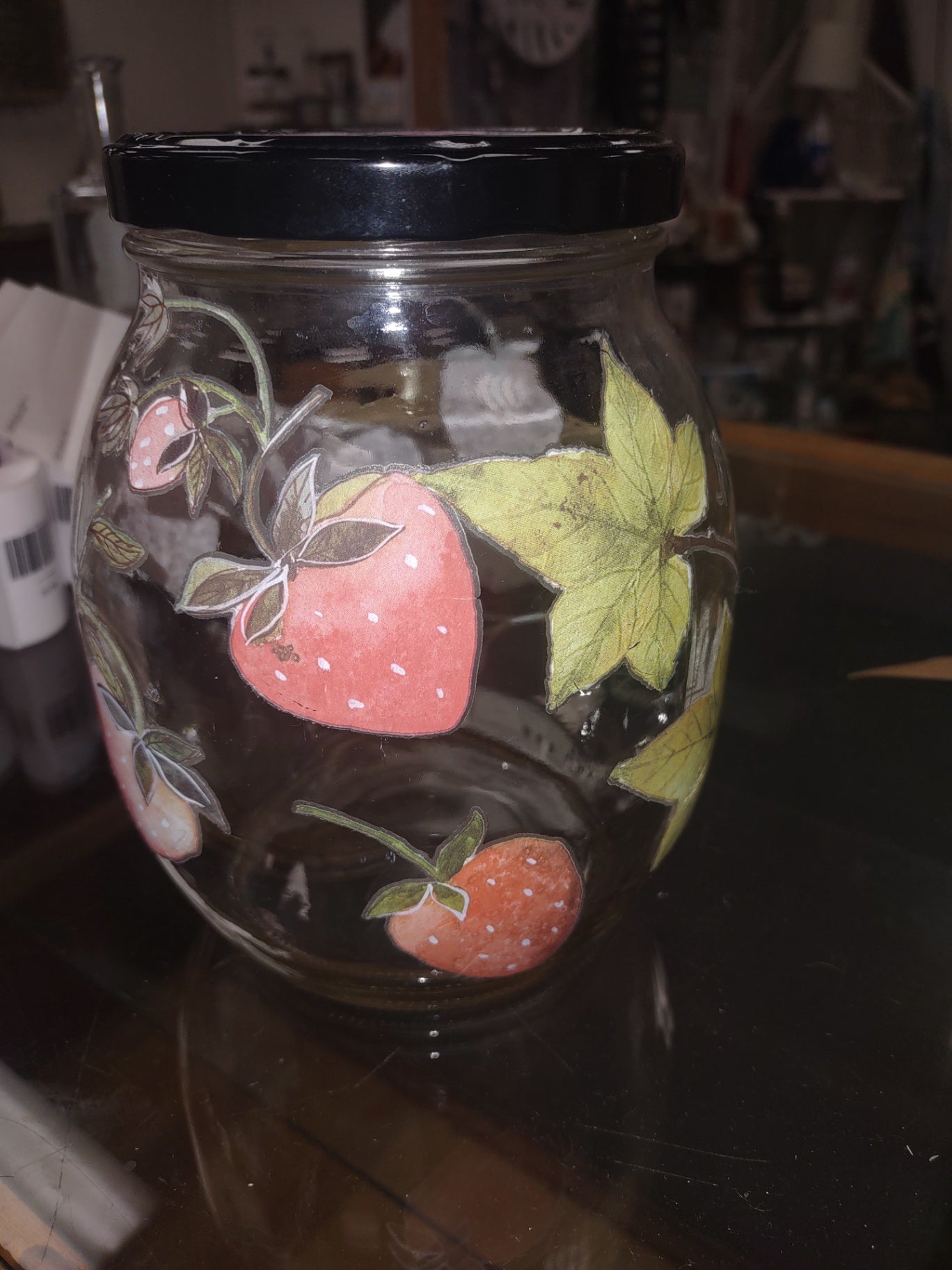 Strow berry jar 