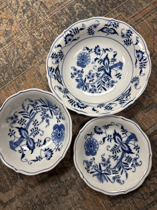 3pc Blue Danube bowls 