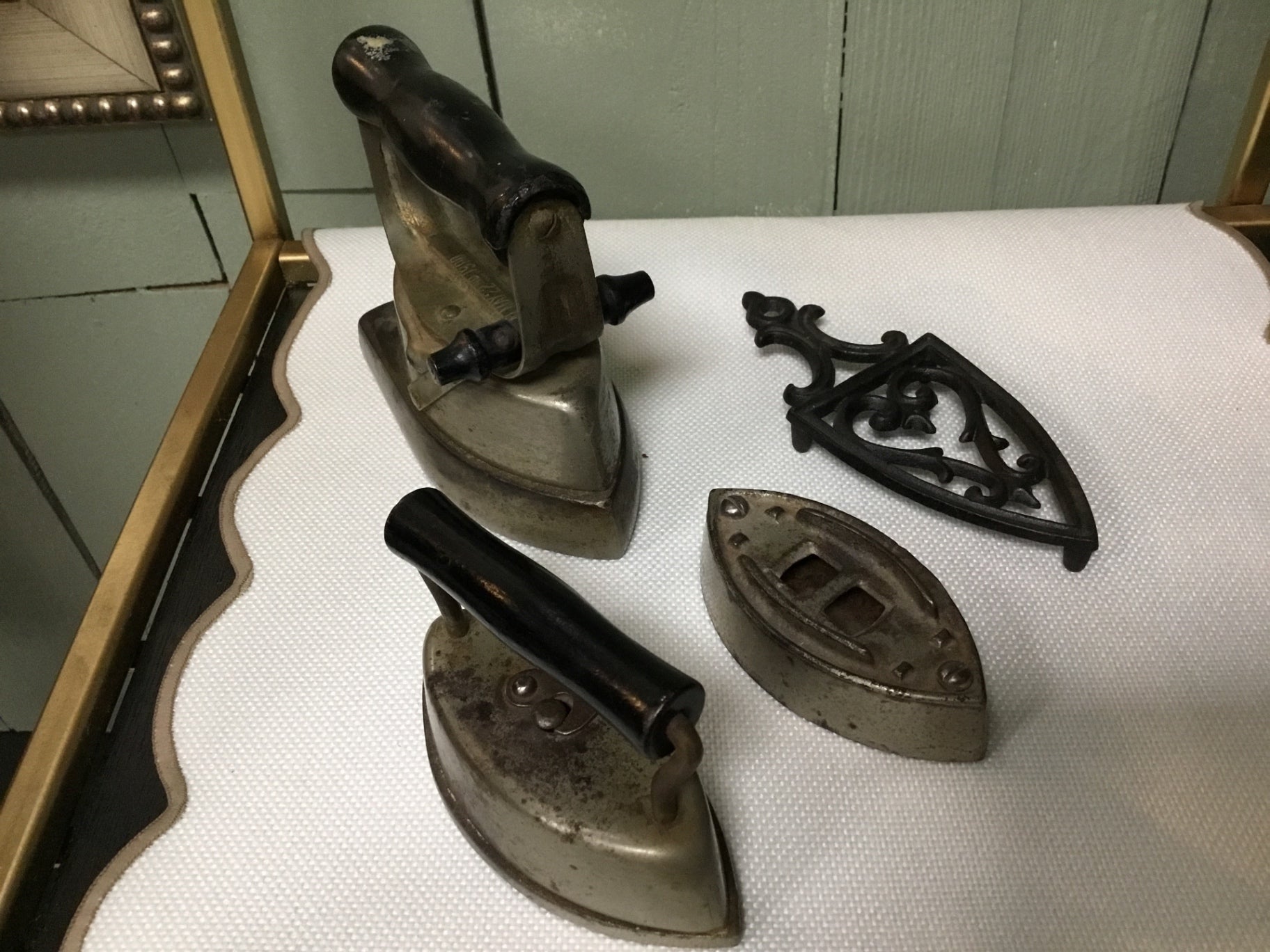 4 pc. Miniature Sad Iron Collectibles