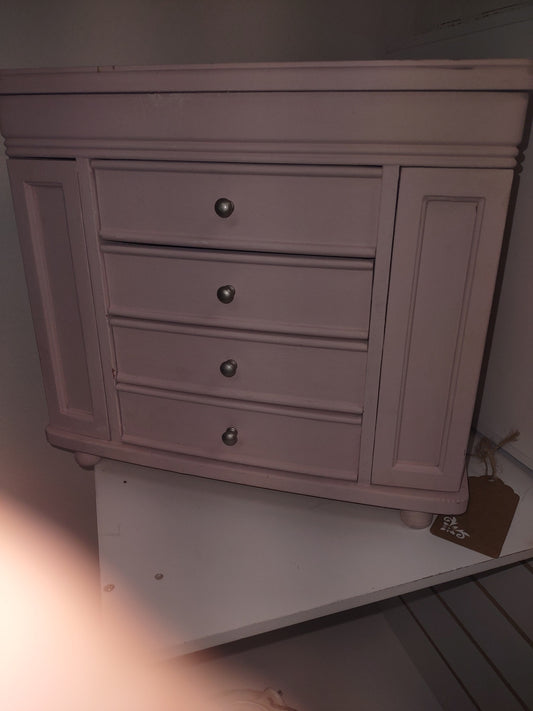 Pink jewelry box flowers