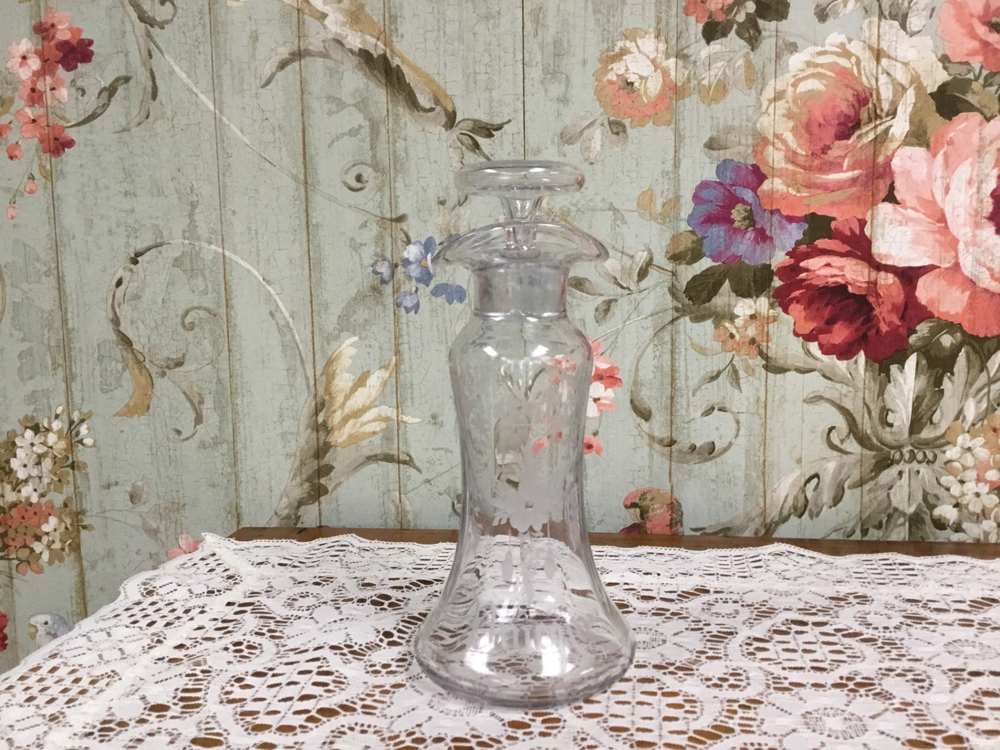 7 1/2” etched glass oil/vinegar cruet