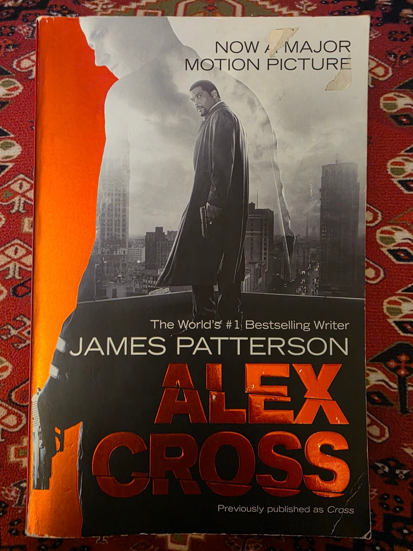 ALEX CROSS BY JAMES PATTERSON.