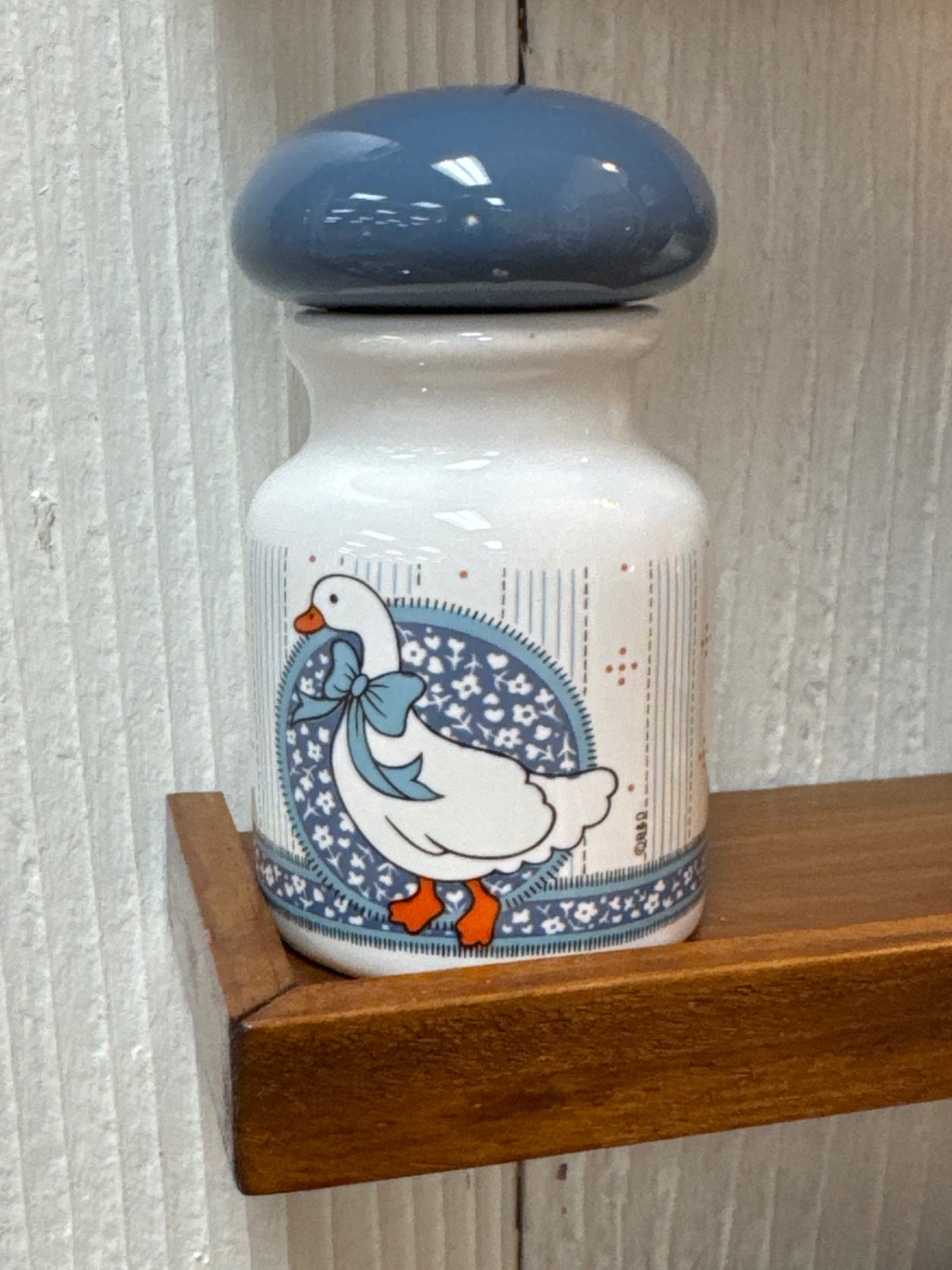 Goose spice jar