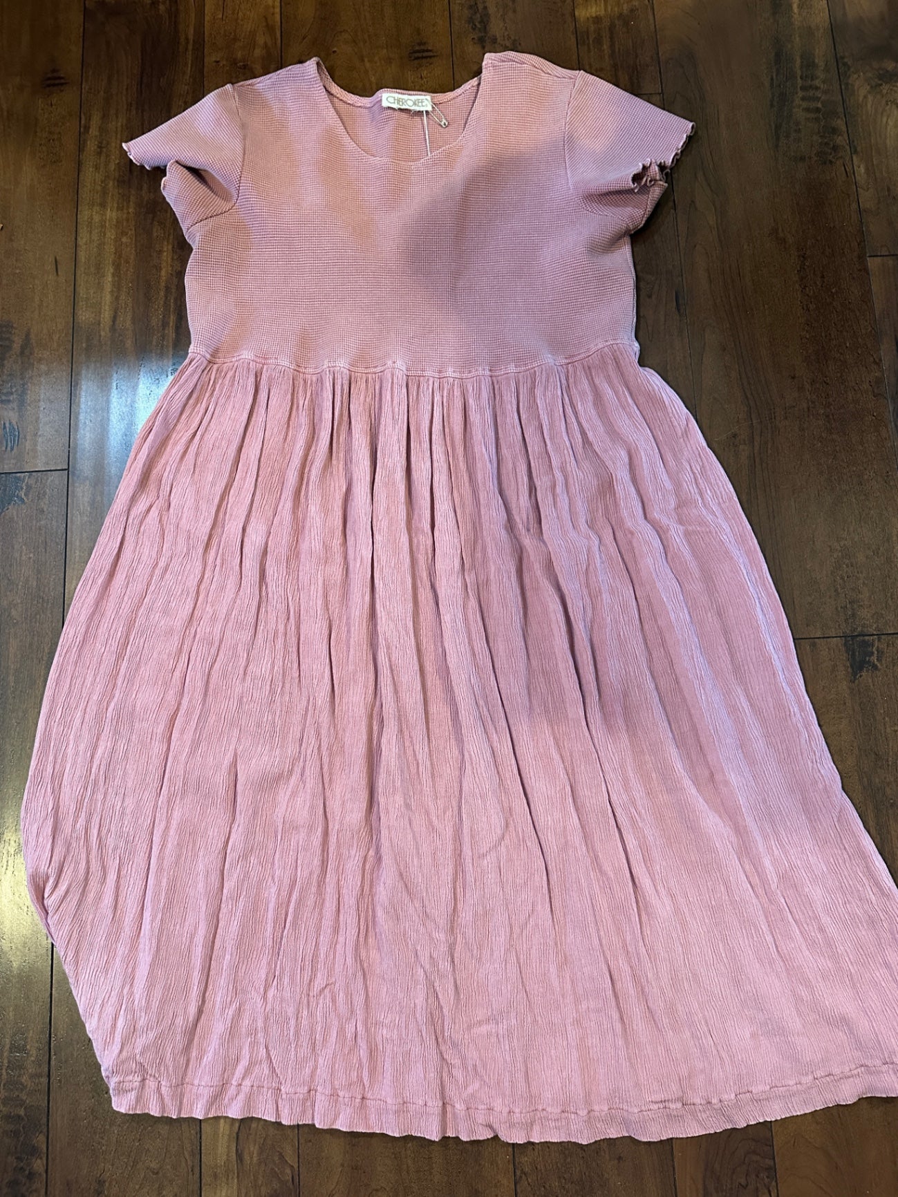 1990’s Pink pleated dress