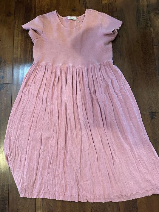 1990’s Pink pleated dress