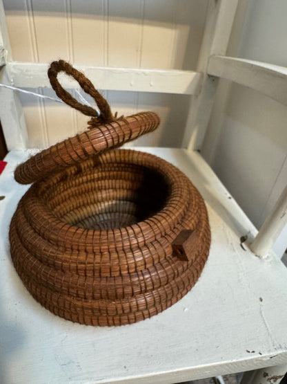 PNW vintage hand, coiled pine needle basket with cover