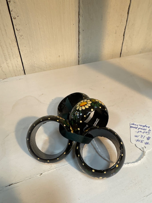 Set a 6 hand-painted napkin rings