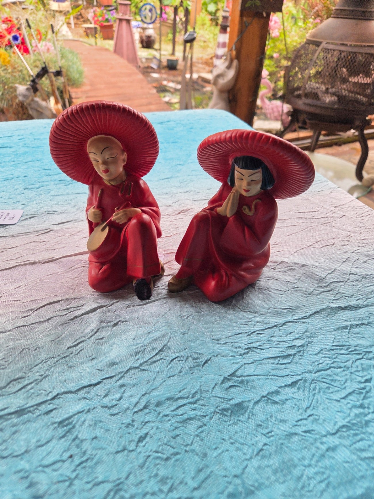 2 vintage asian figurines 