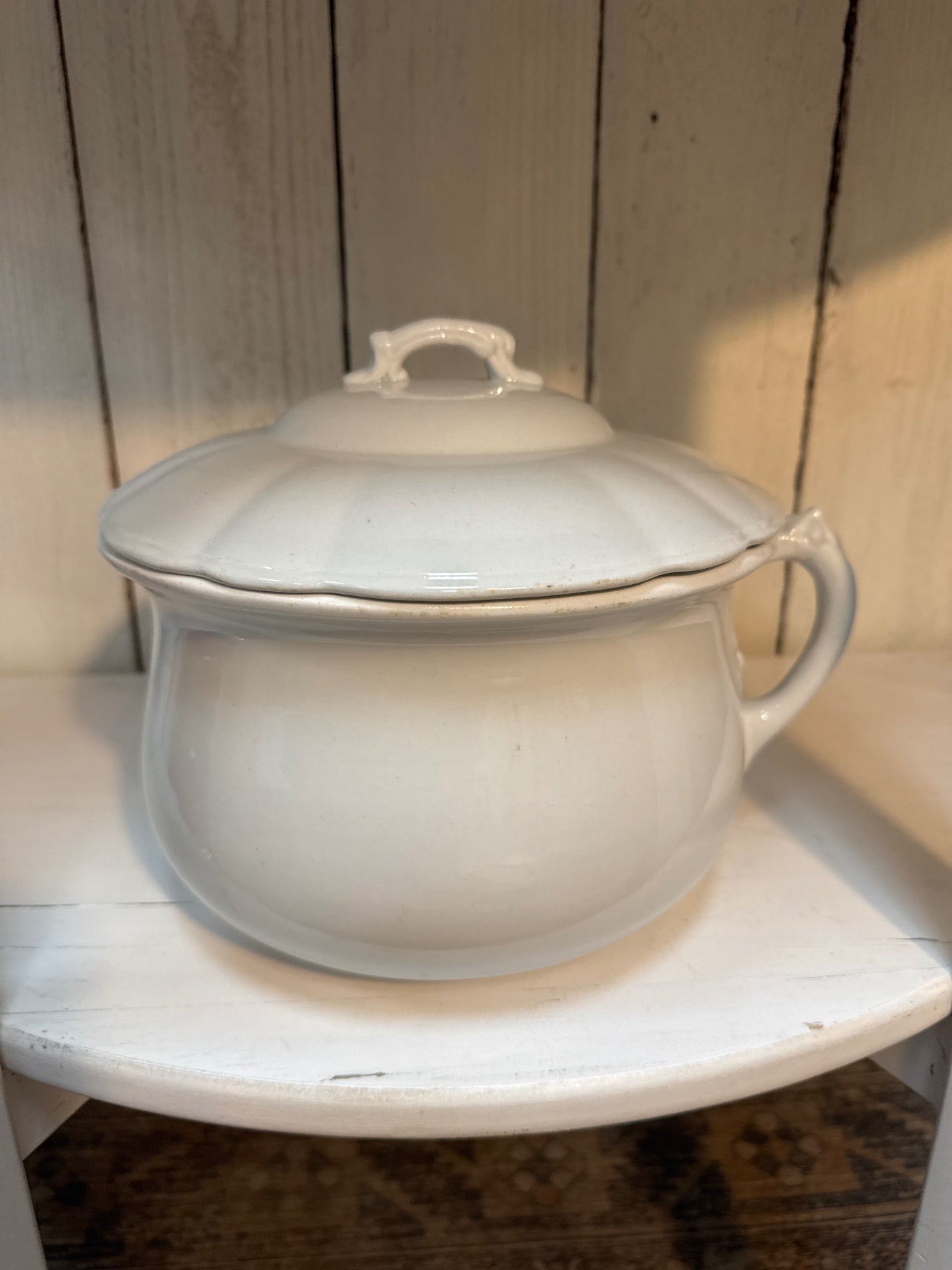 Chamber Pot with lid Royal ironstone China by Johnson Brothers, England