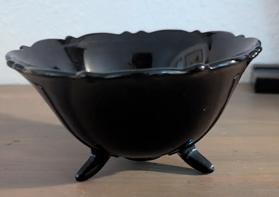 Ant. L.E. Smith Mt. Pleasant Black Amethyst Footed Dish