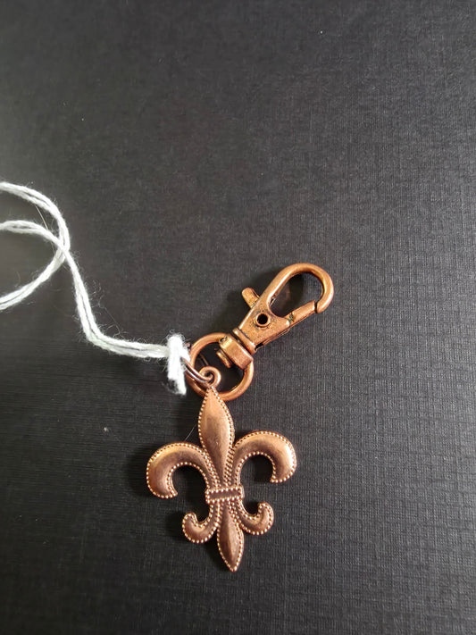4c zipper pull fleur de lis