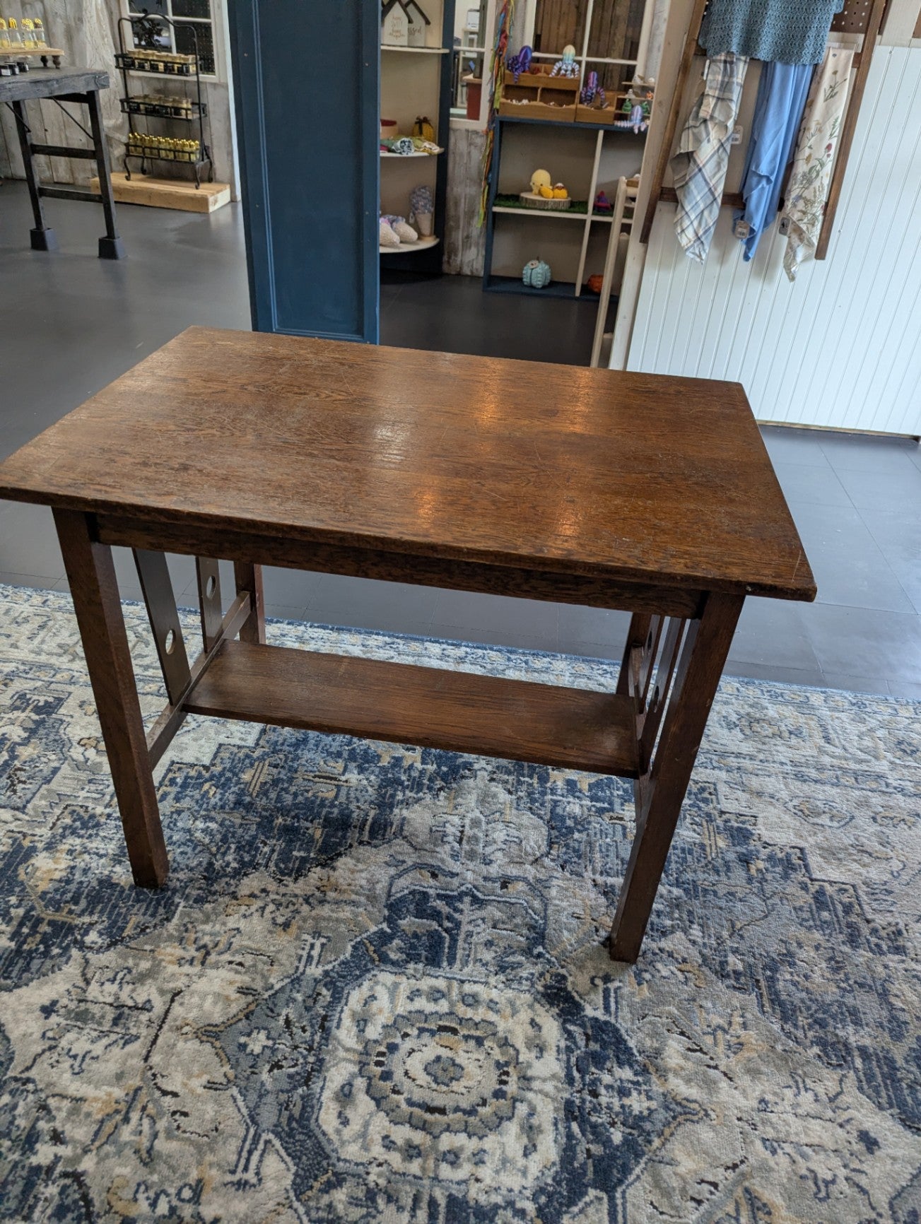 Vtg. Mission solid Wood Table
