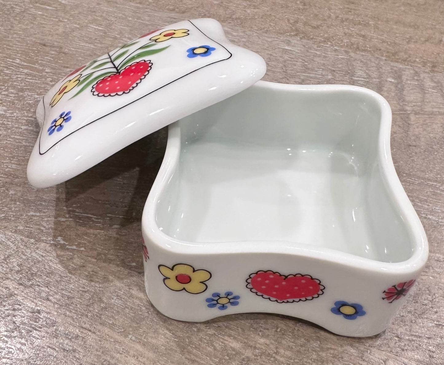 Takahashi hearts and flowers trinket box