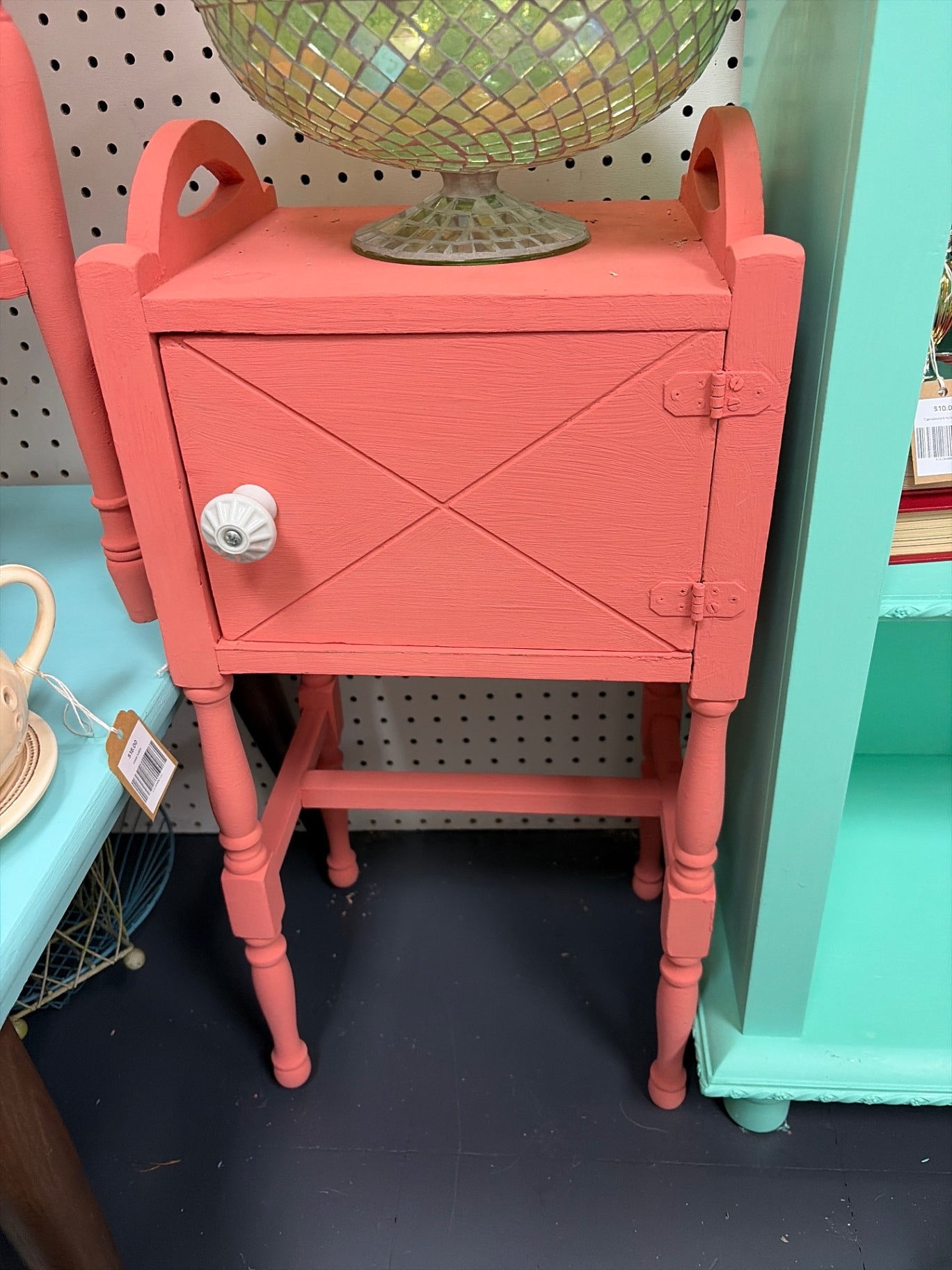Salmon chalk painted table