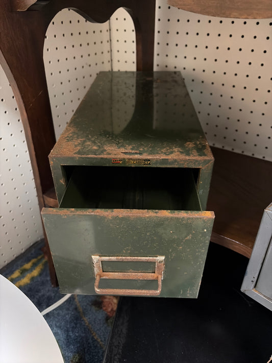Vintage metal card organizer 