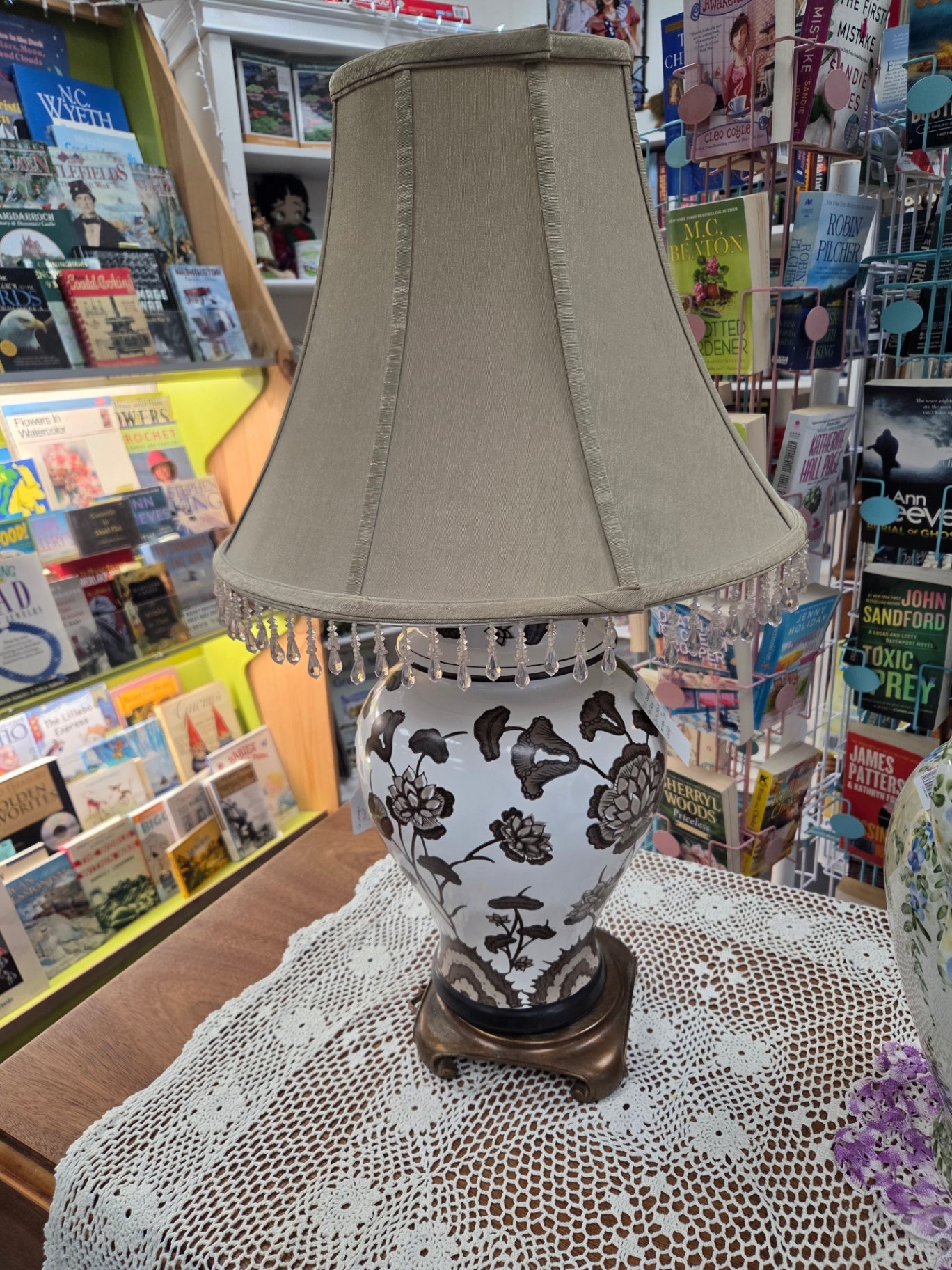 Mid century sturdy lamp