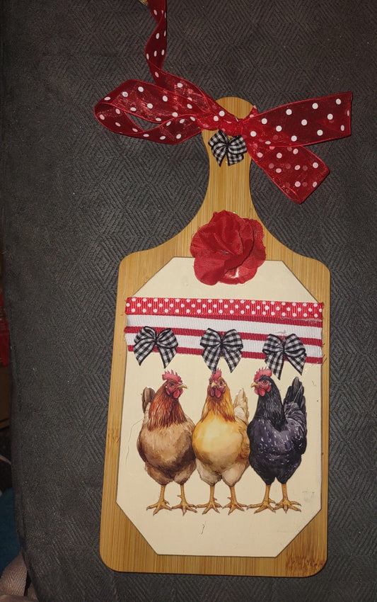 Cutting board three hens