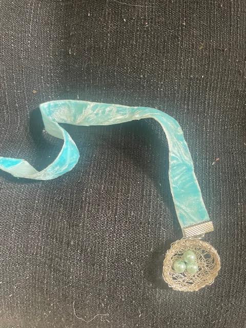 Velvet Ribbon Book Marker with Nest 