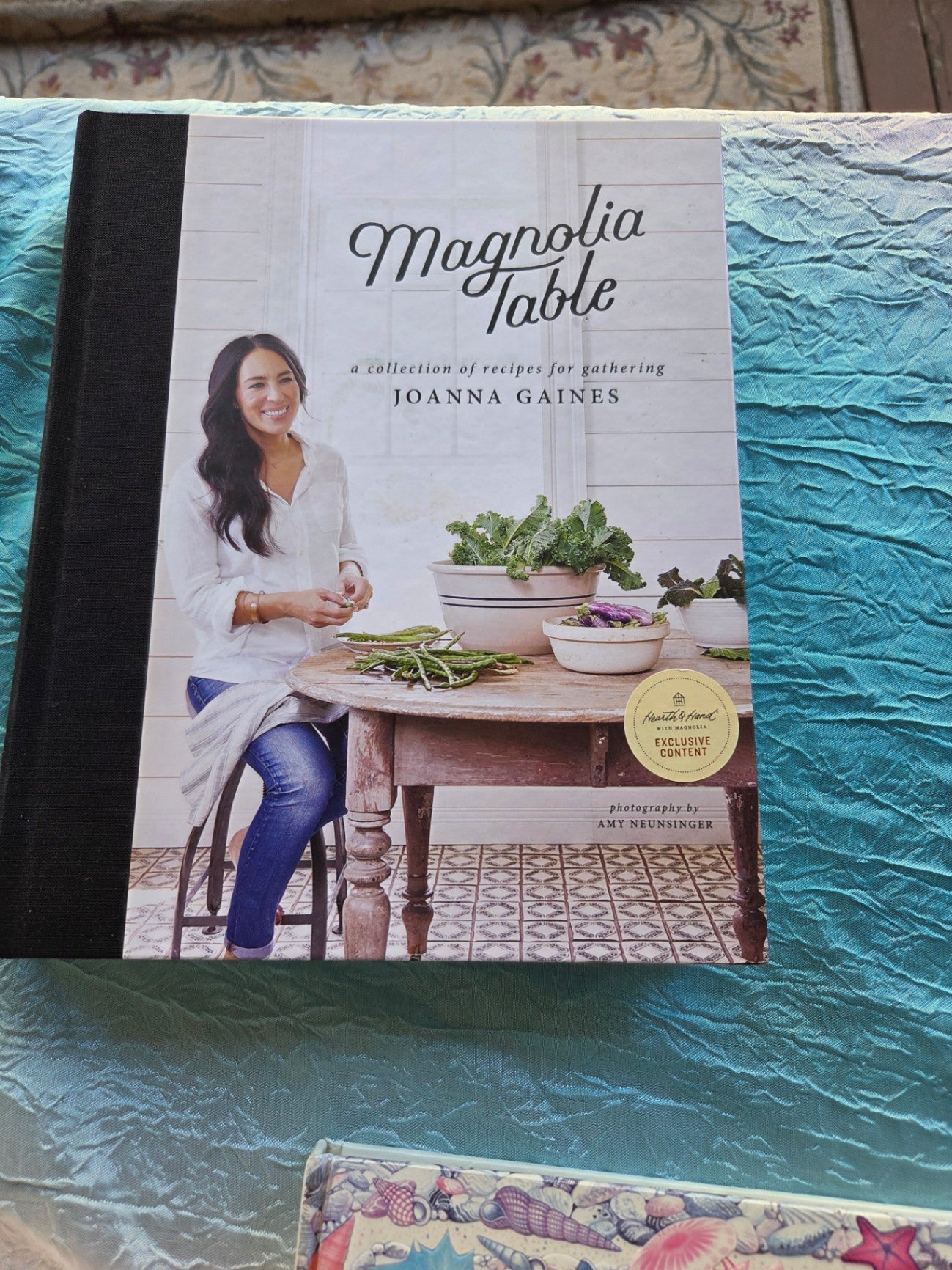 Magnolia table