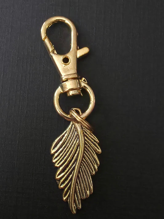 6c zipper pull feather