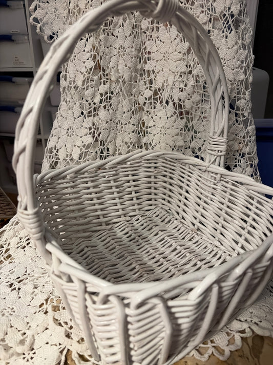 White wicker medium basket
