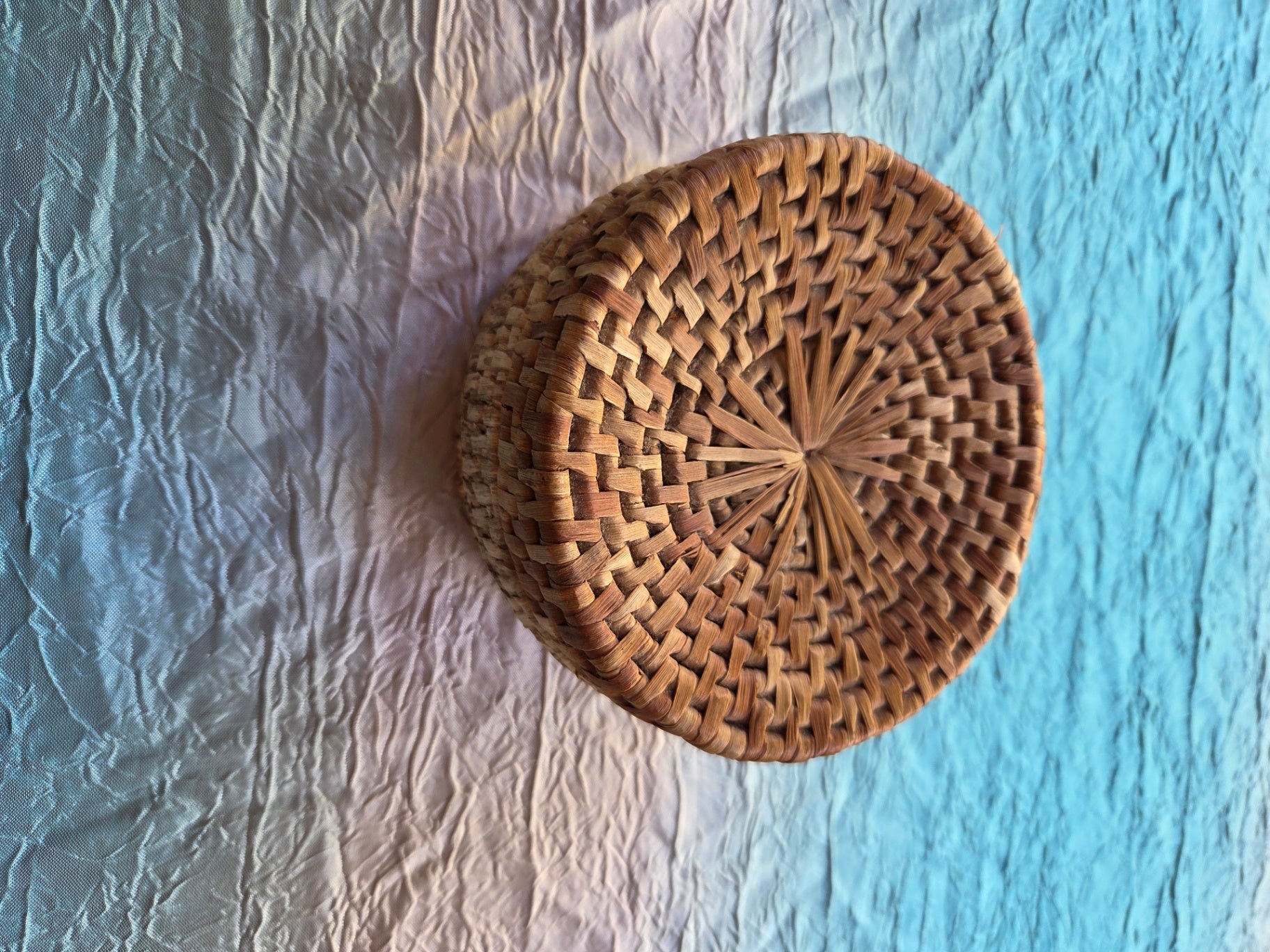 Medium straw box