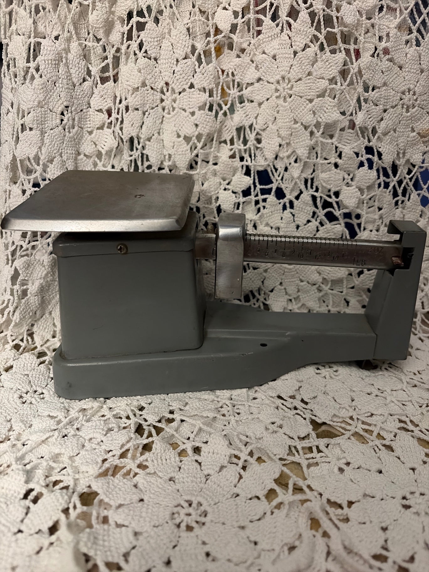 Vintage metal US post office balance scale