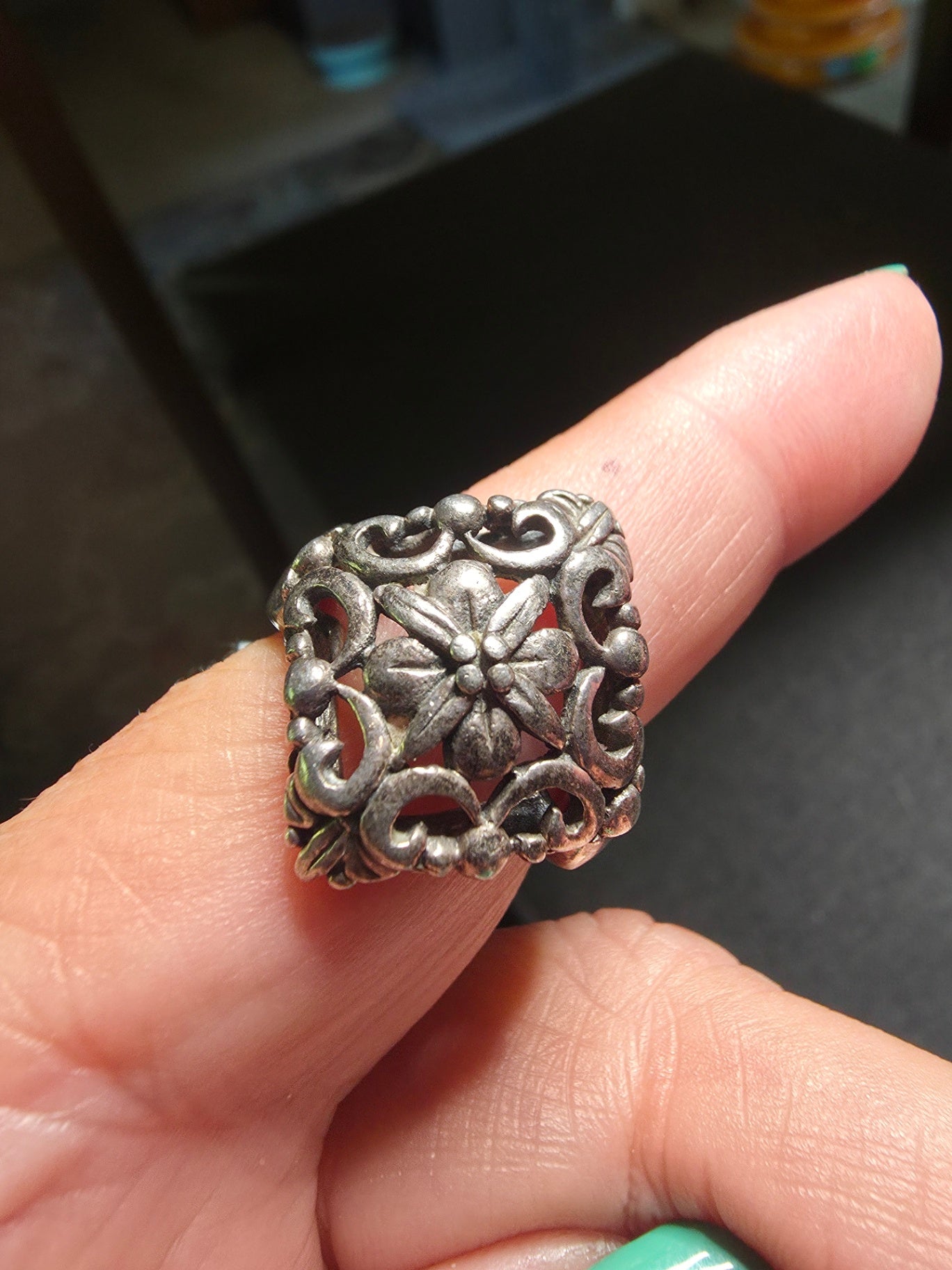 9r ss filigree ring