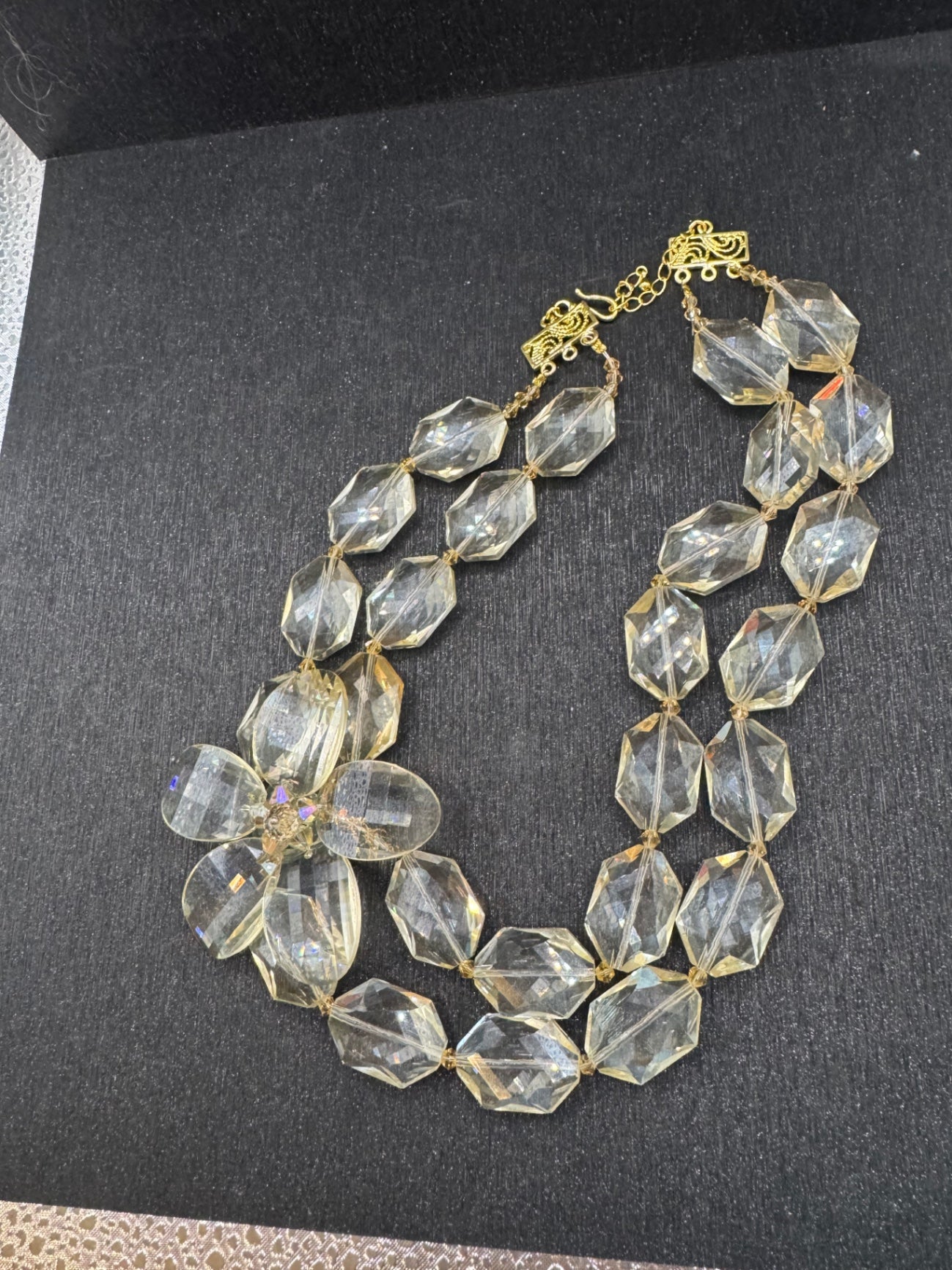 Fun lucite flower necklace 