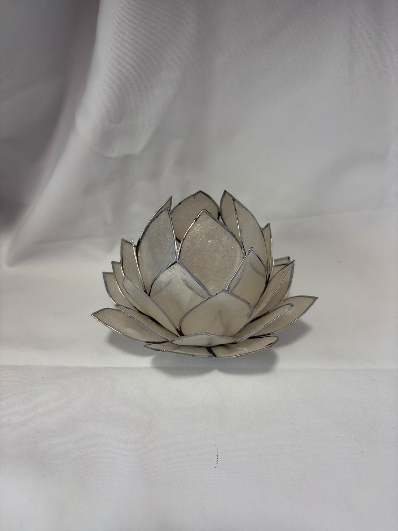 Capistrano shell votive in white