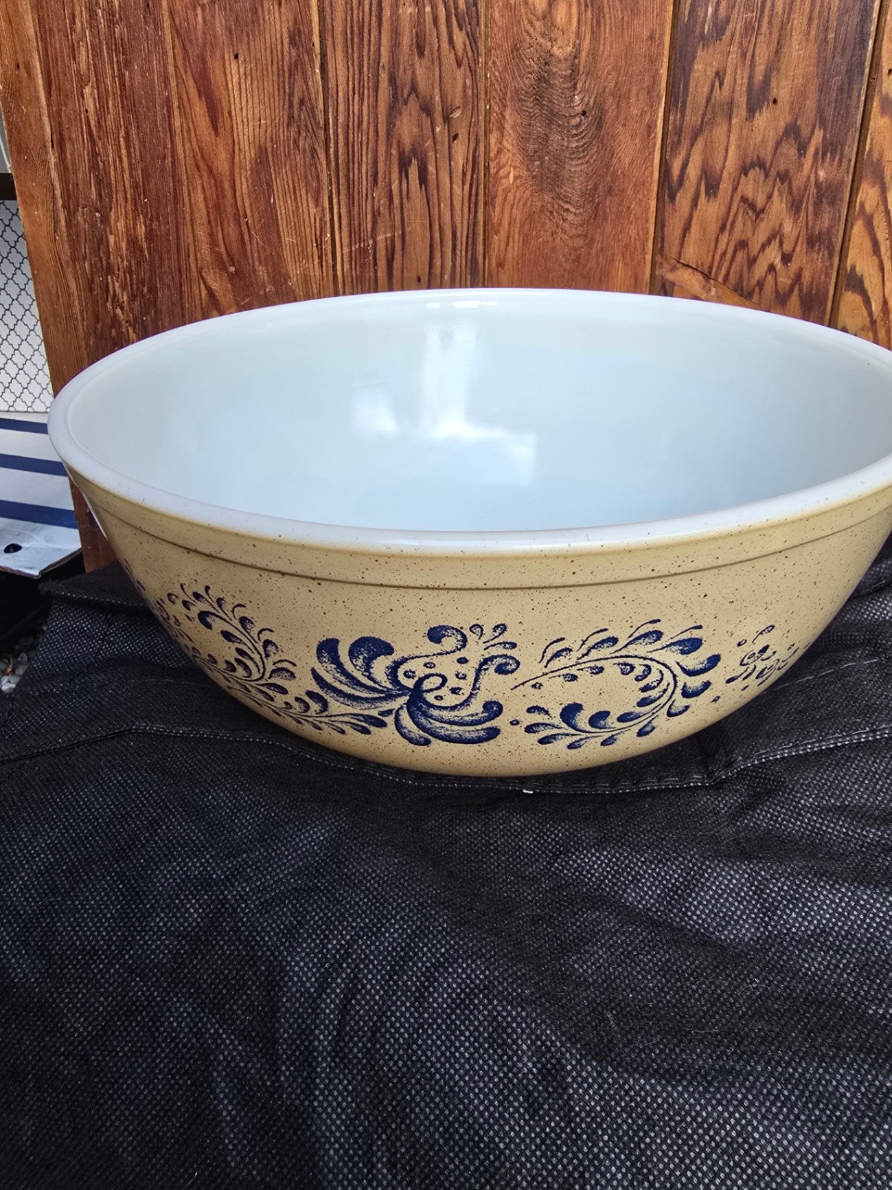 Pyrex large bowl
