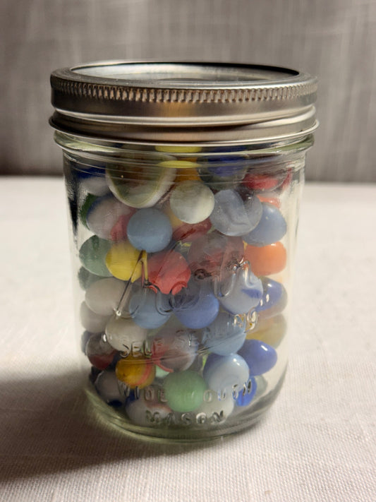 Vintage Assorted Glass Marbles Lot in Kerr Glass Mason Jar – Cat's Eyes, Swirls & Shooters