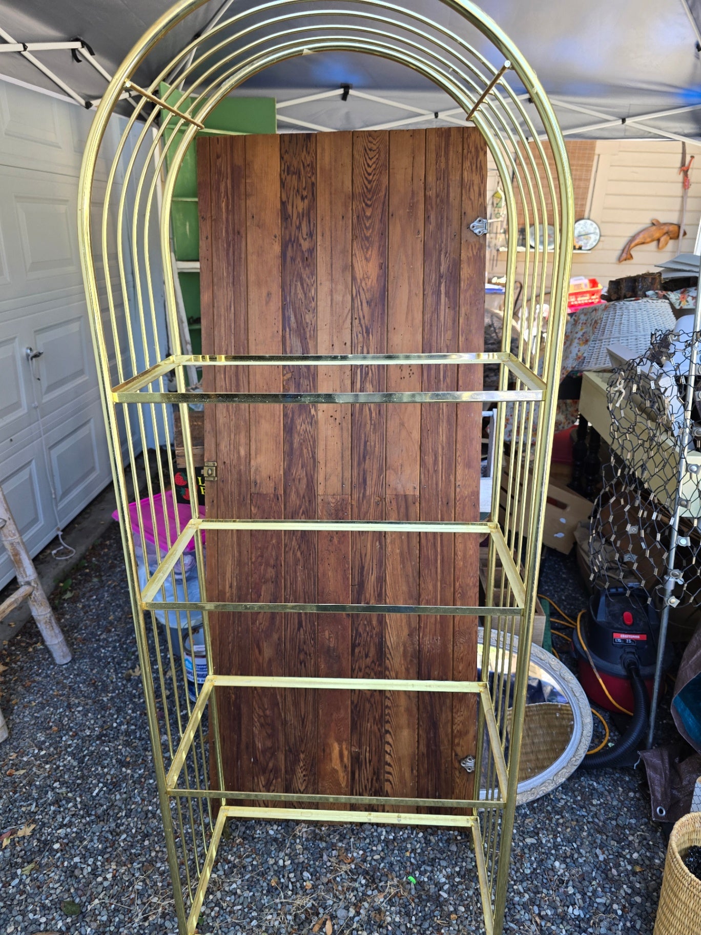 Mcm display shelf