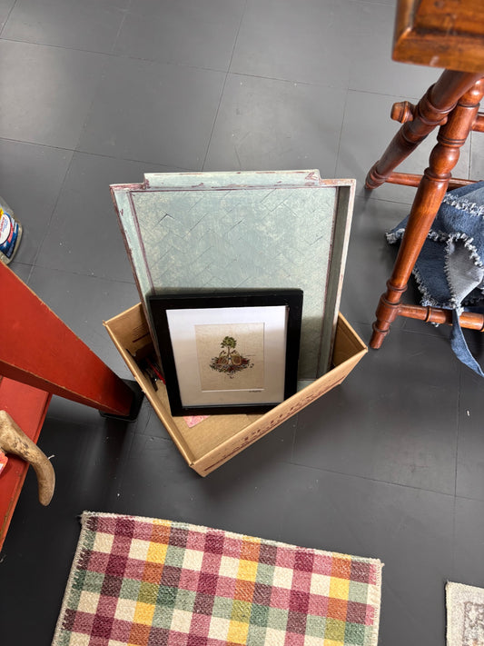Blue tray
