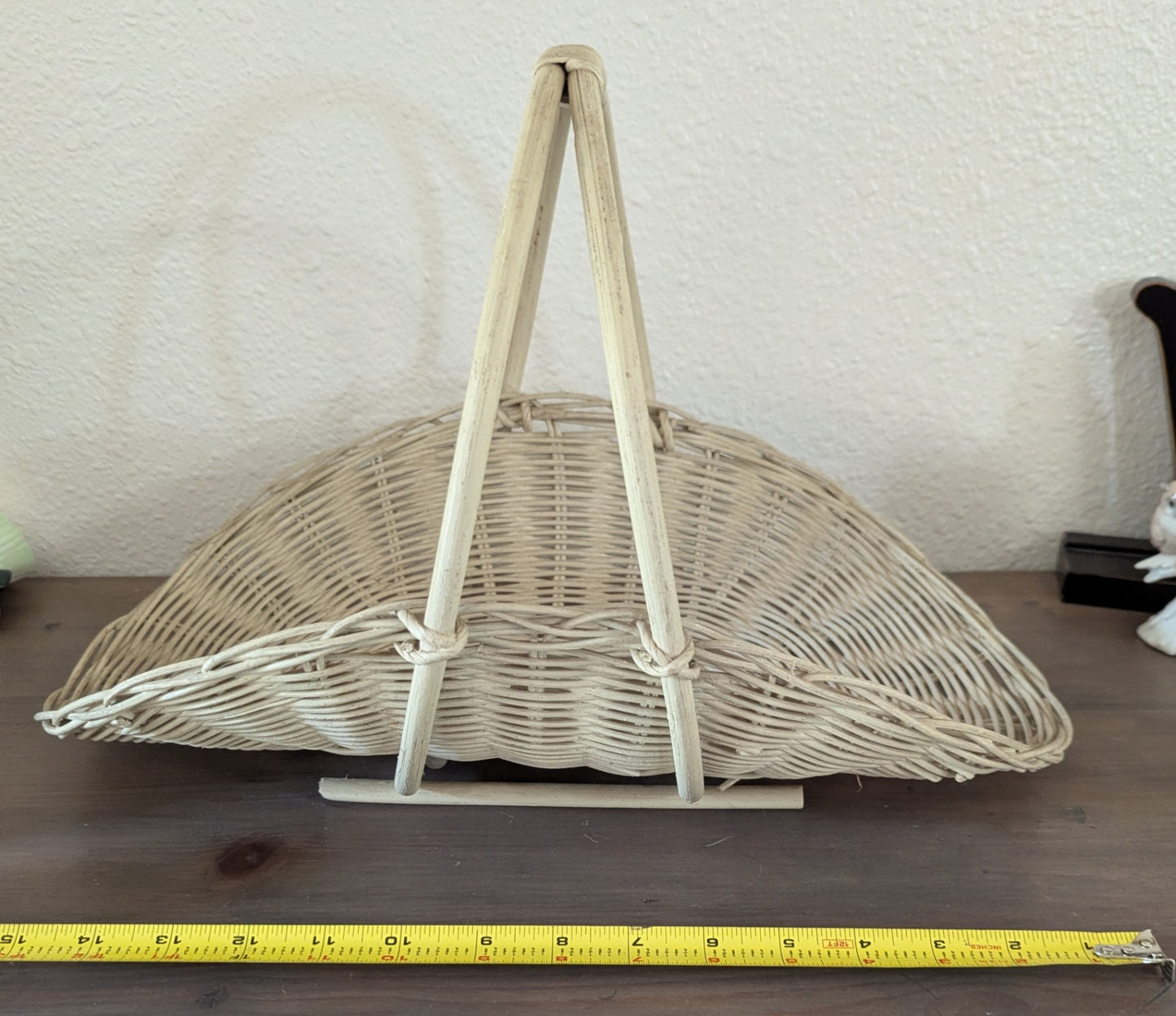 Vtg. Gathering basket Wicker-Rattan 