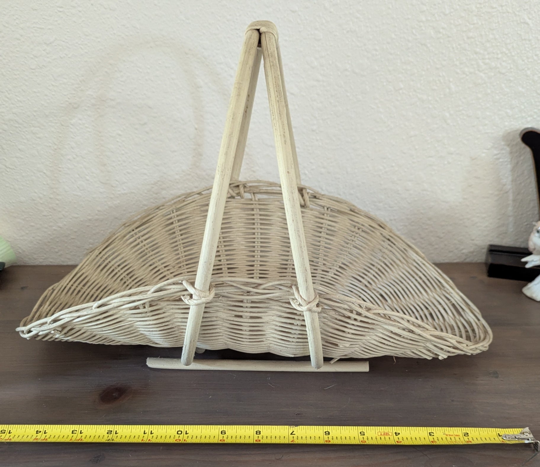 Vtg. Gathering basket Wicker-Rattan 
